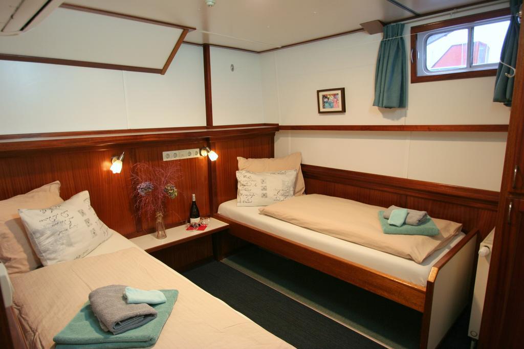 Hotelboat Fiep Amsterdam Exterior foto